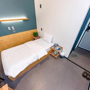 Zimmer mit Kingsize-Bett